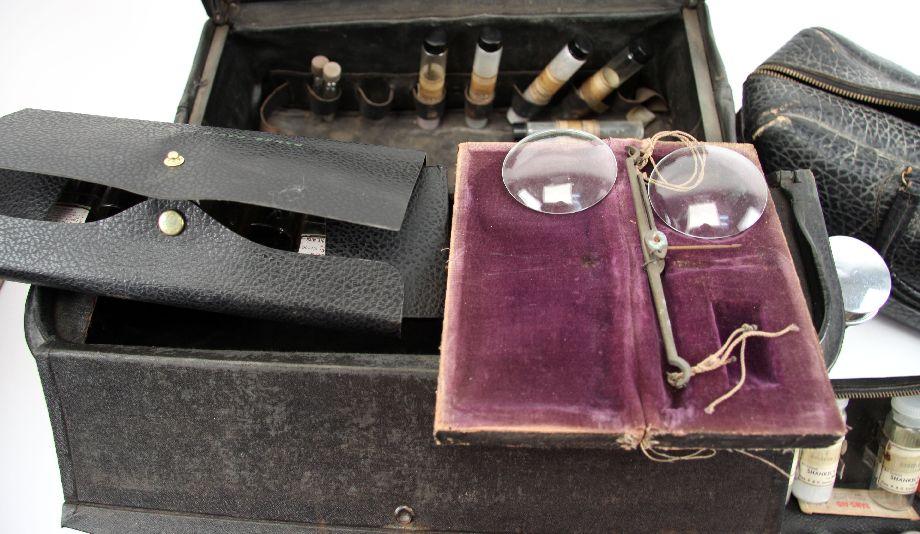 ANTIQUE DOCTORS MEDICAL BAGS & INSTRUMENTS