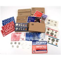 18 P&D UNCIRCULATEDUS MINT SET LOT 1965 - 2006