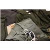 Image 3 : HUGE LOT US MILITARY SURPLUS CLOTHES AND BLANKETS