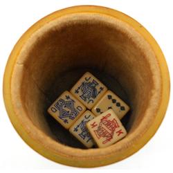 Bakelite Dice Cup with 5 Dice