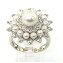 14K White Gold,Pearl &  Diamond Ring
