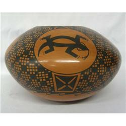 Mata Ortiz Lizard Pot by Luis Ortiz