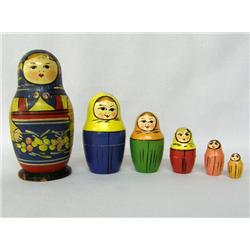 Vintage Babushka Russian Nesting Dolls