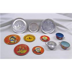 Vintage Lithographed Tin Toy Tea Cups & Dishes