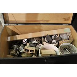 MOBILE WOODEN BIN OF CASTERS