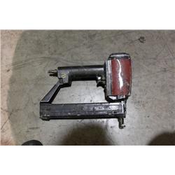 SENCO PNEUMATIC STAPLE GUN