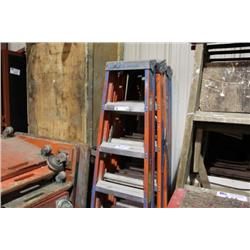 ORANGE LOUISVILLE CARBON FIBRE STEP LADDER