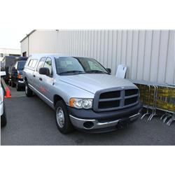 2005 GREY DODGE RAM 2500 4DR PICK UP