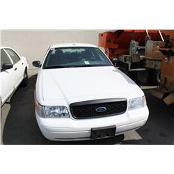 2008 WHITE FORD CROWN VICTORIA POLICE SERIES 4DR