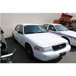 2006 WHITE FORD CROWN VICTORIA POLICE SERIES 4DR