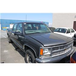 2000 GREY CHEVROLET C3500 4DR PICK UP
