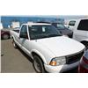 Image 1 : 2001 WHITE GMC SONOMA SL 2DR PICK UP