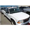 Image 1 : 2001 WHITE GMC SONOMA SL 2DR PICK UP