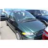 Image 1 : 1999 GREEN PLYMOUTH GRAND VOYAGER PASSENGER VAN
