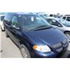 Image 1 : 2005 BLUE DODGE GRAND CARAVAN PASSENGER VAN