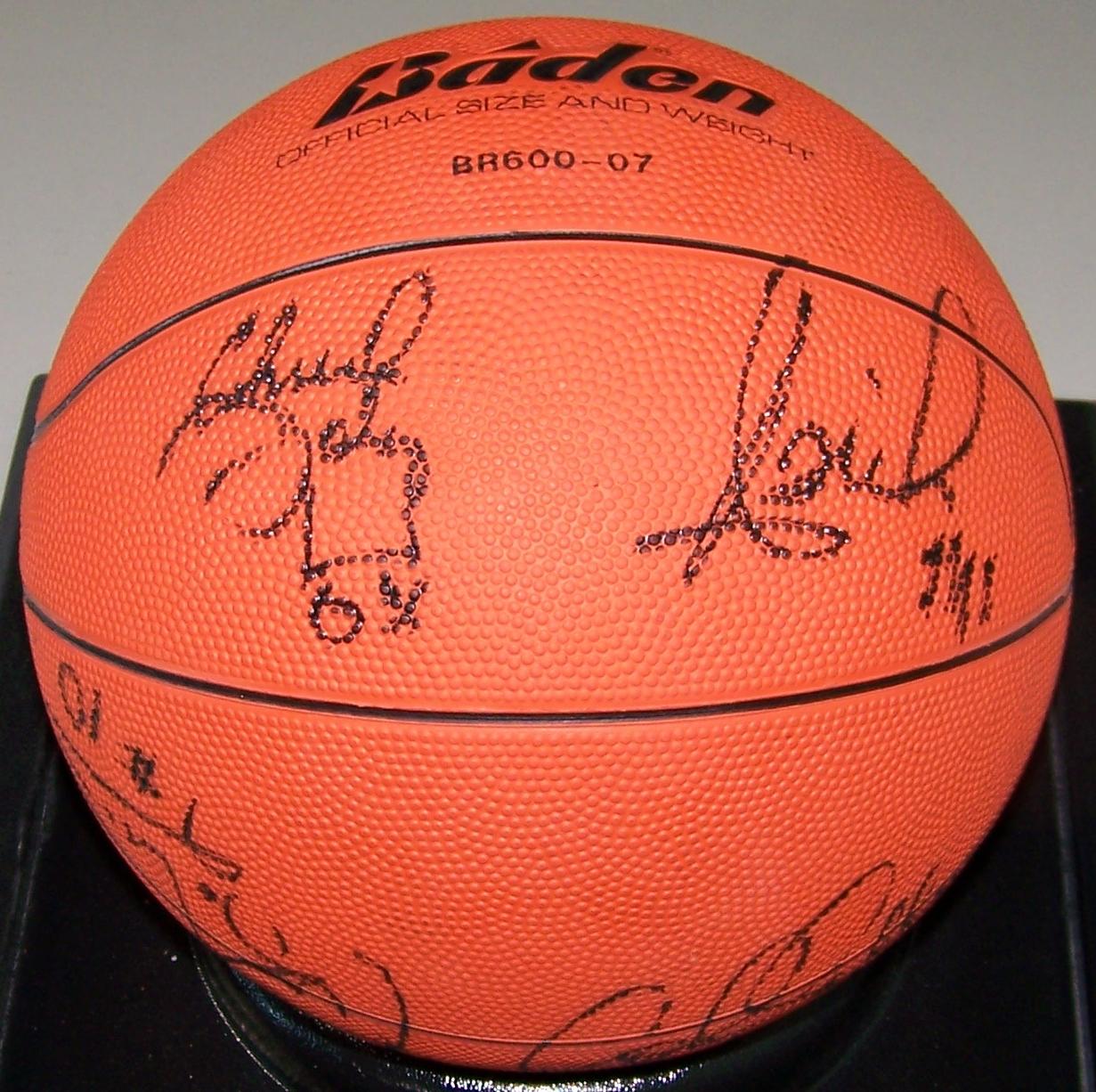 198990 World Champion Detroit Pistons Team Signed Basketball.