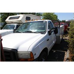 1999 WHITE FORD F-350 SUPERDUTY UTILITY TRUCK