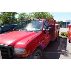 1999 RED FORD F-350 SUPERDUTY UTILITY TRUCK
