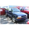 Image 1 : 2002 BLUE CHEVROLET BLAZER LS SUV