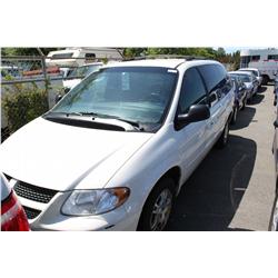 2002 WHITE DODGE GRAND CARAVAN PASSENGER VAN