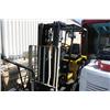 Image 1 : YALE 3 STAGE ELECTRIC FORKLIFT 4000LB