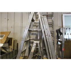 LOT OF ALUMINUM LADDERS