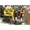 Image 1 : LOT OF TOOLS -  ANVIL -  JACK & BENCH VISE
