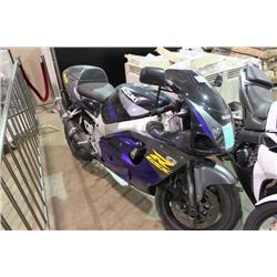 1997 BLUE SUZUKI RGSX 600 MOTORCYCLE *TMU GAS