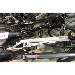 WHITE HARO STUNT BIKE