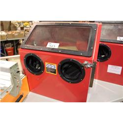 CENTRAL PNEUMATIC SAND BLAST CABINET