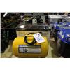 Image 1 : 2 5 GALLON PORTABLE AIR TANKS