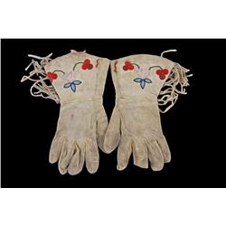 Chippewa Men's Leather Gauntlets Fringed with floral beaded design, shows age, all fingers are intac