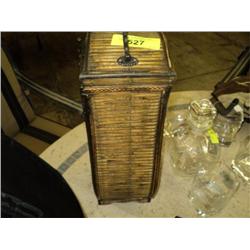 WICKER WINE BOTTLE HOLDER