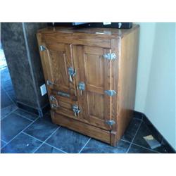 ICE BOX, ANTIQUE, OAK {print sequence:} 365
