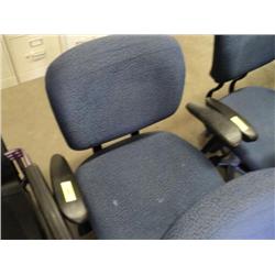BLUE CLOTH CASTERED OFFICE CHAIR