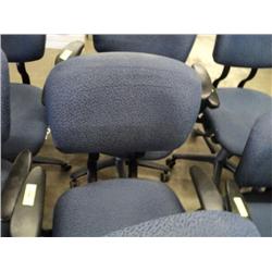BLUE CLOTH CASTERED OFFICE CHAIR