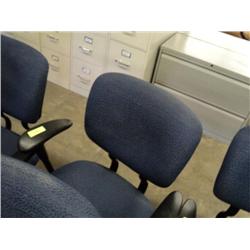 BLUE CLOTH CASTERED OFFICE CHAIR