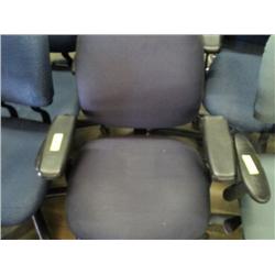 BLUE CLOTH CASTERED OFFICE CHAIR