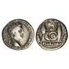 Image 1 : Denario. -  Acuñada el 7-6 a.C. -  AUGUSTO. -  Anv.: CAESAR AVGVSTVS DIVI F. PATER PATRIAE. Cabeza l