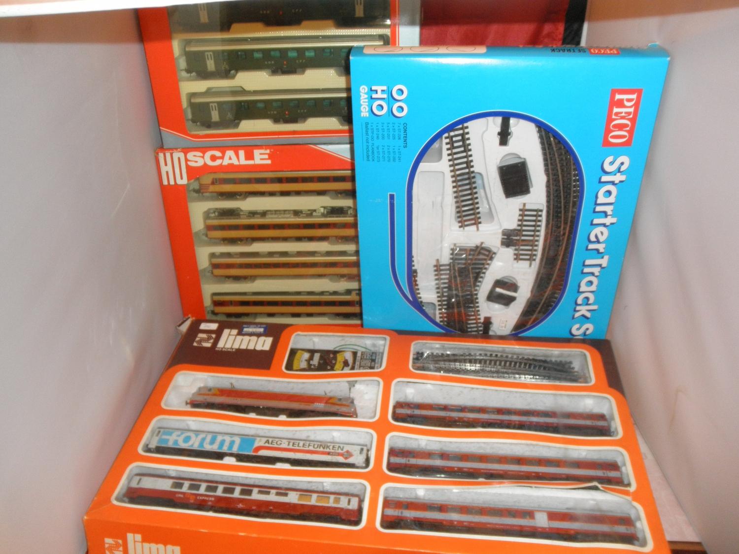 HO SCALE EUROPEAN TRAIN SETS.