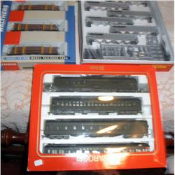 RIVAROSSI/WALTHERS HO TRAIN SETS