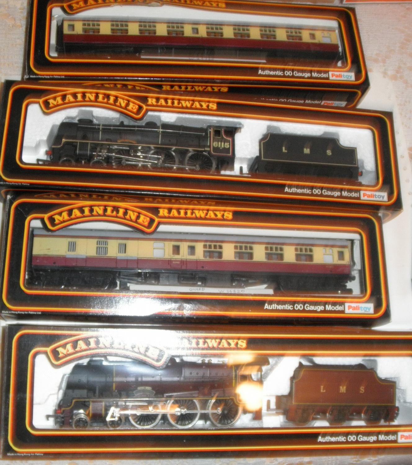 thumbnail image 2 of Branchline LMS Bogies (Pack Of 2) - 36-024 OO Gauge Model Railway 2 of 3