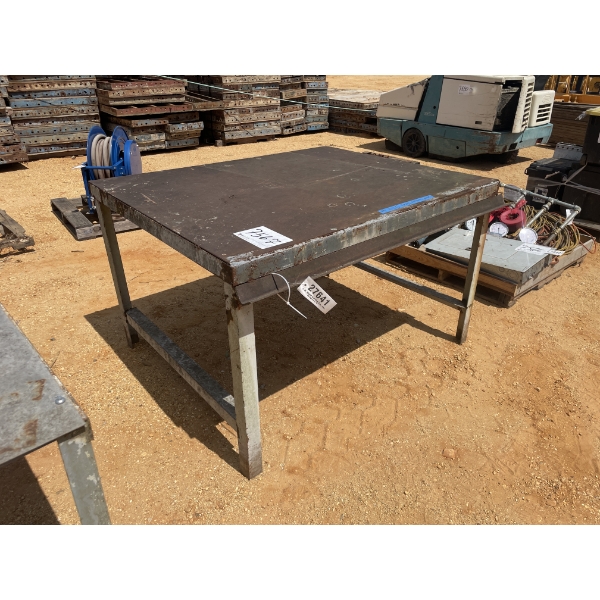 4' X 5' WELDING TABLE