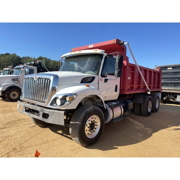 2015 INTERNATIONAL 7600 Dump Truck