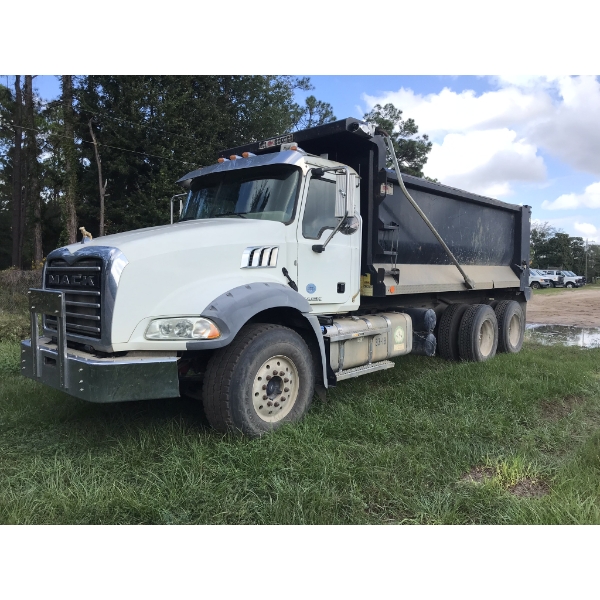 2018 MACK GU813 Dump Truck