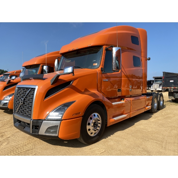 2020 VOLVO VNL 760 Sleeper Truck