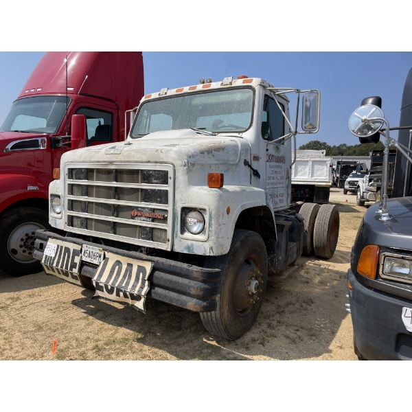 1988 INTERNATIONAL S2300 Day Cab Truck