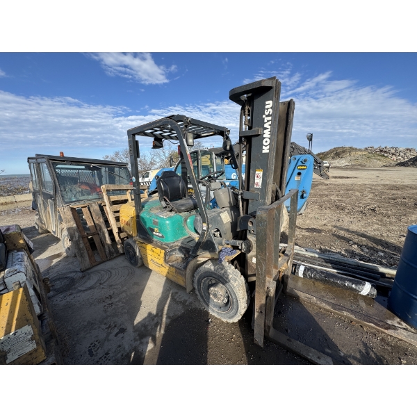 KOMATSU FG25T-14 Forklift - Mast