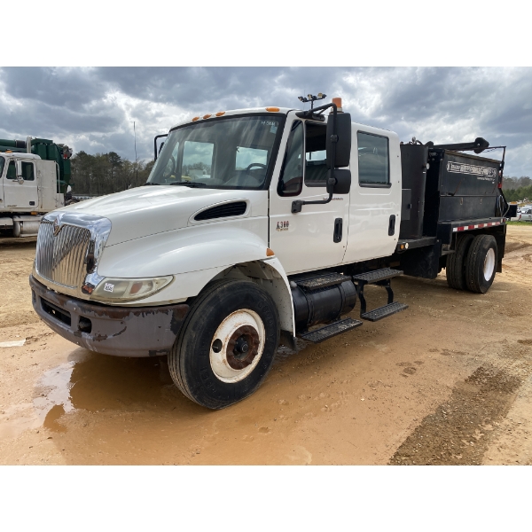 2005 INTERNATIONAL 4300 POT HOLE PATCHER Asphalt Distributor Truck
