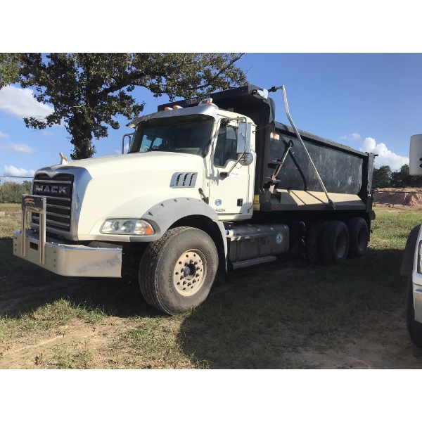 2018 MACK GU813 Dump Truck